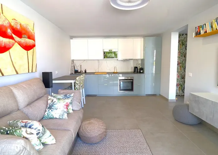 Pool Level Flat In Parque Santiago 1 플라야데라스아메리카스