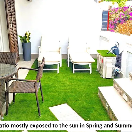 Pool Level Flat In Parque Santiago 1 Casa vacanze