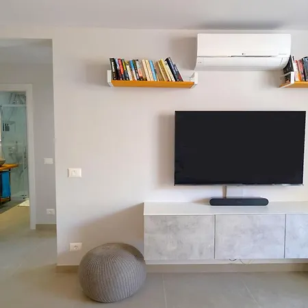Pool Level Flat In Parque Santiago 1 Casa vacanze